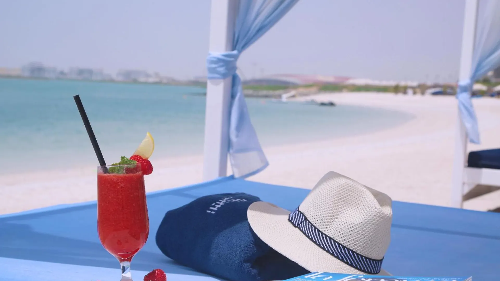 The Wb Abu Dhabi, Curio Collection By Hilton 호텔