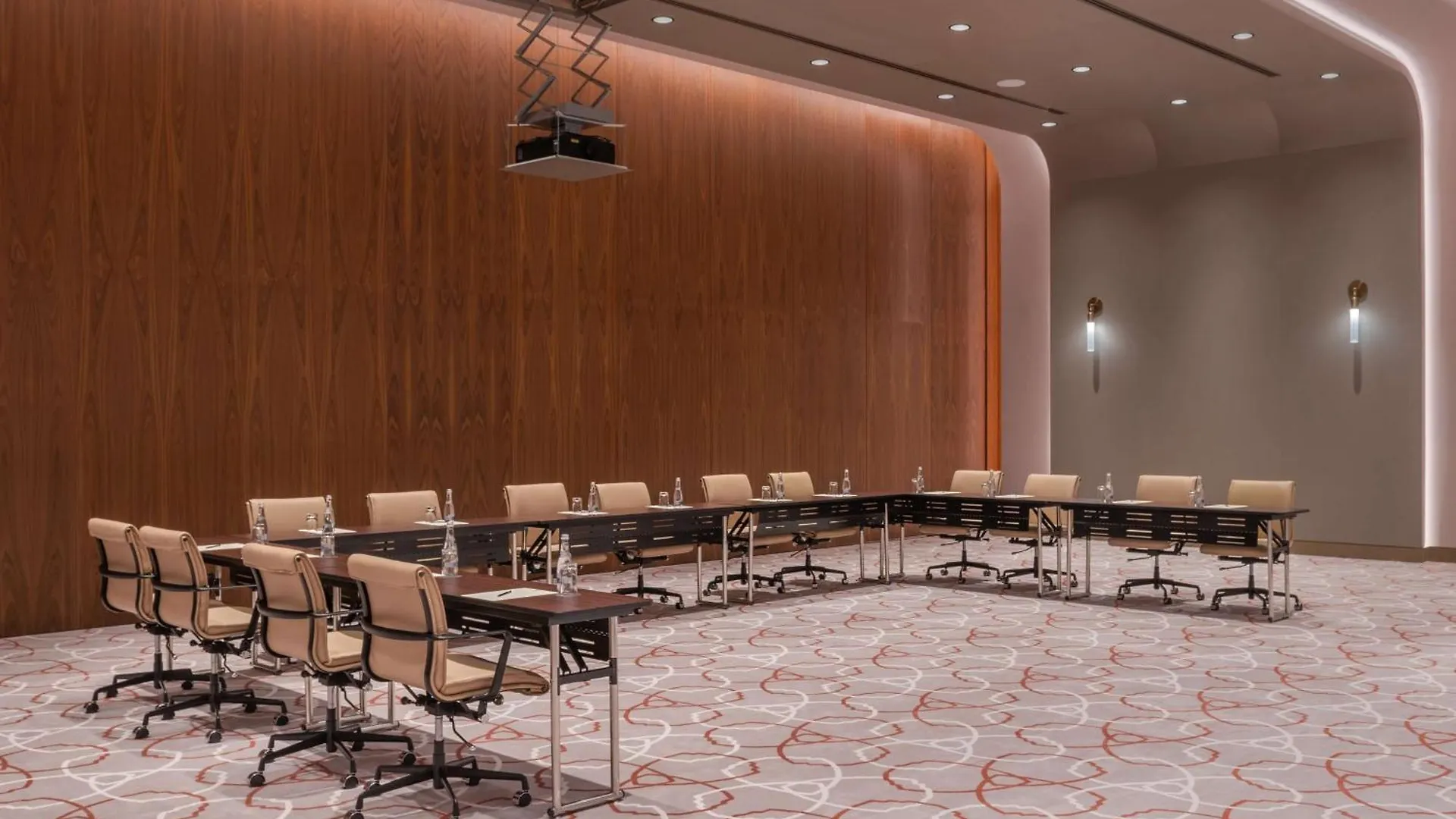 The Wb Abu Dhabi, Curio Collection By Hilton Hotell