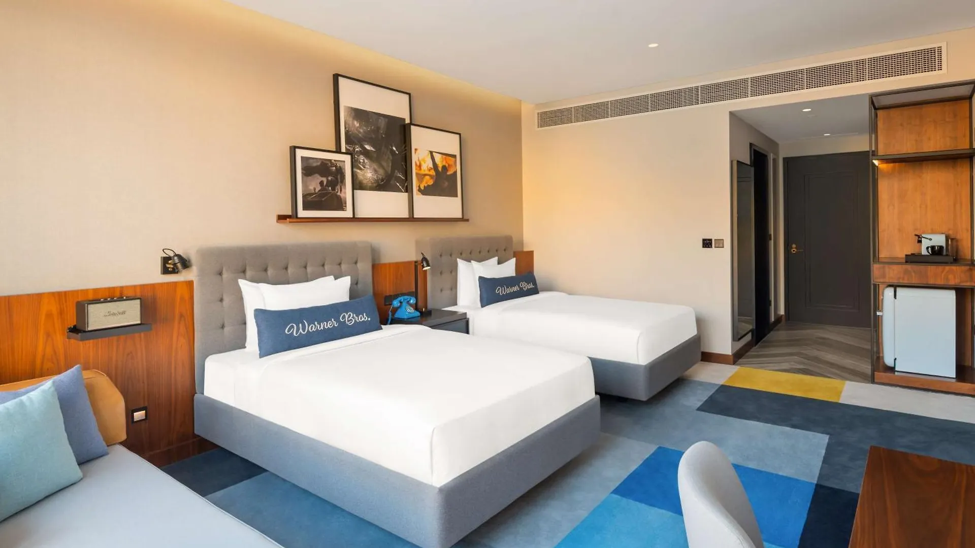 The Wb Abu Dhabi, Curio Collection By Hilton Hotell