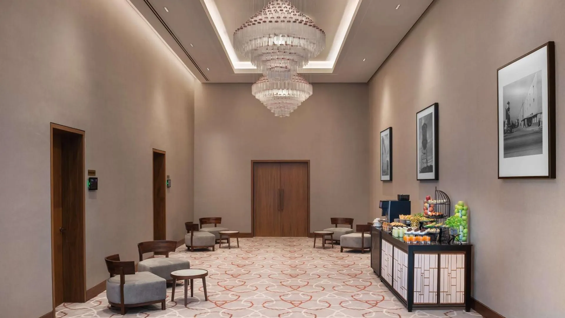 The Wb Abu Dhabi, Curio Collection By Hilton Hotell