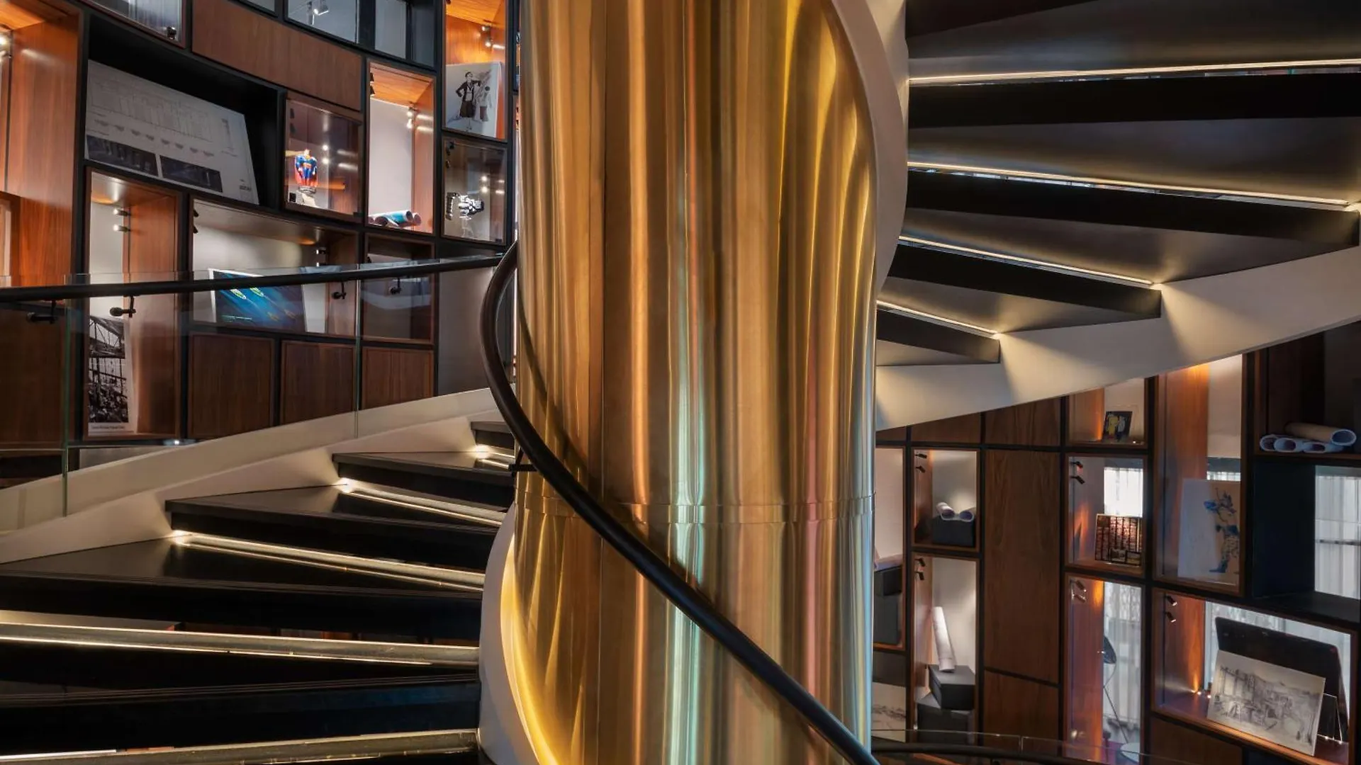 The Wb Abu Dhabi, Curio Collection By Hilton Hotel