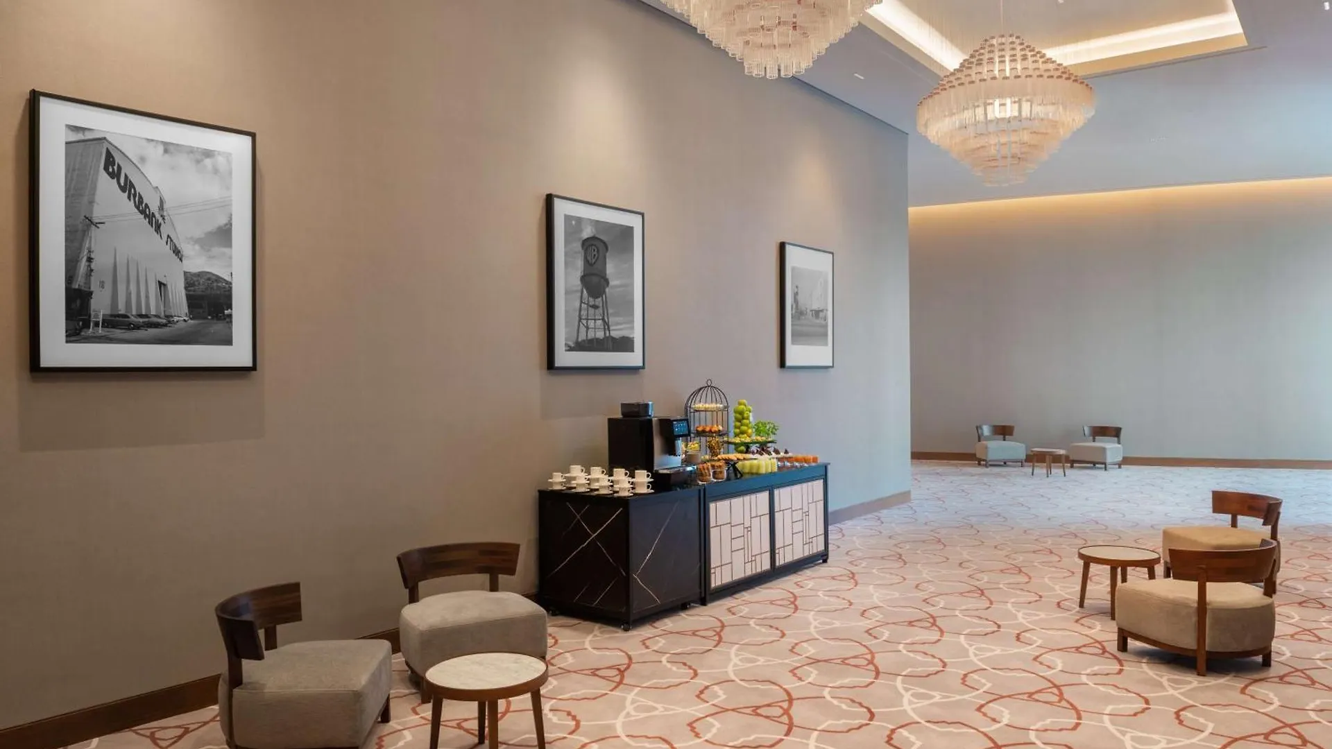 Hotel The Wb Abu Dhabi, Curio Collection By Hilton