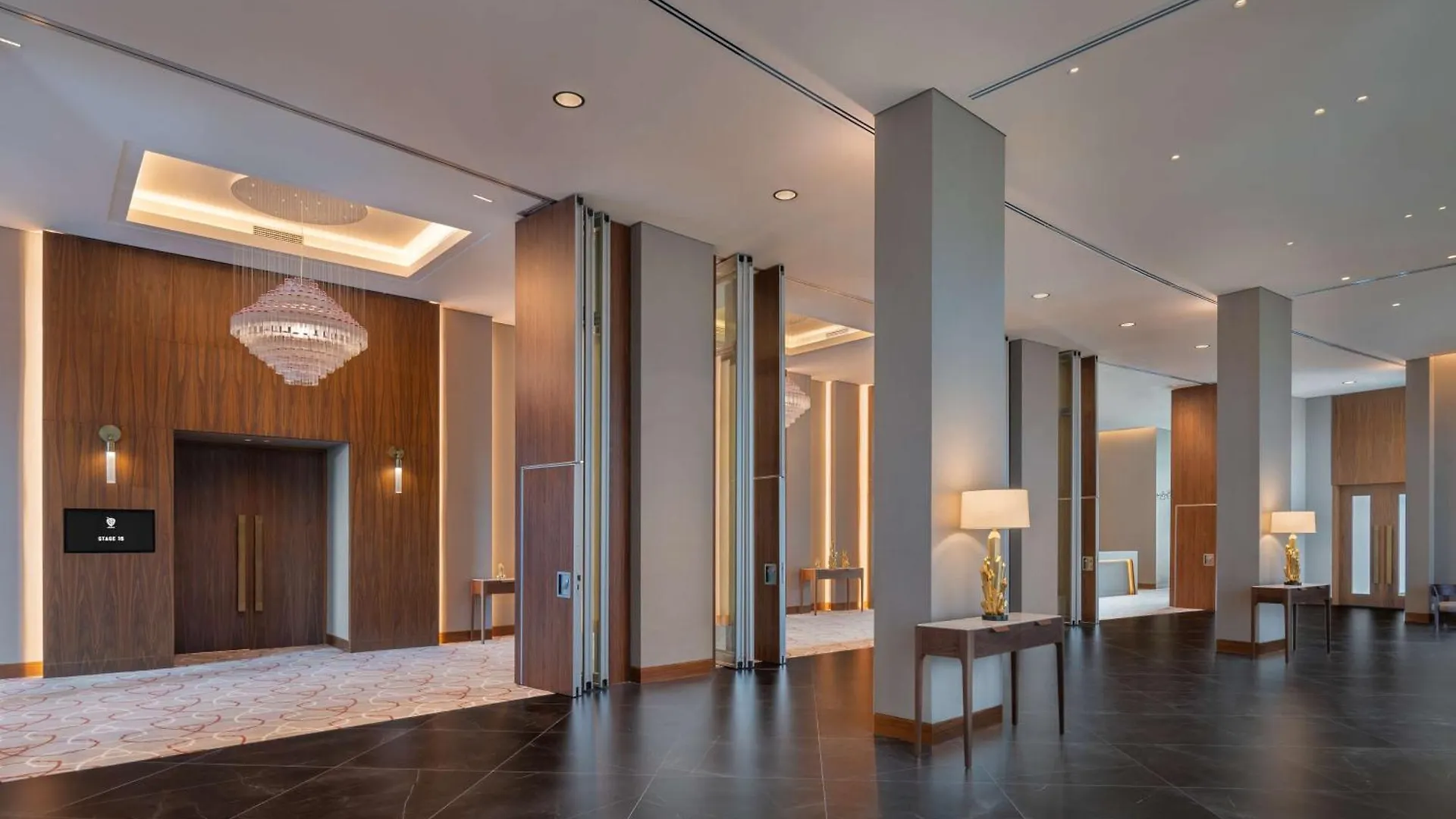 Hotel The Wb Abu Dhabi, Curio Collection By Hilton